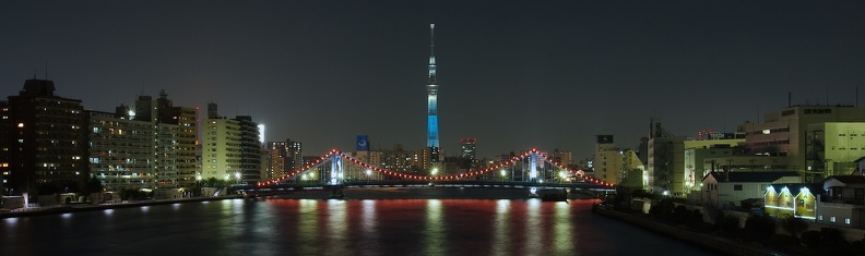 Vue nocturne du pont Kiyosu et de la Tokyo Skytree